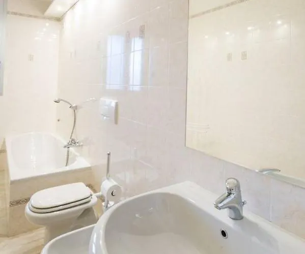 Galilei61 - 3 Camere, 2 Bagni, Garage E Vista Mare